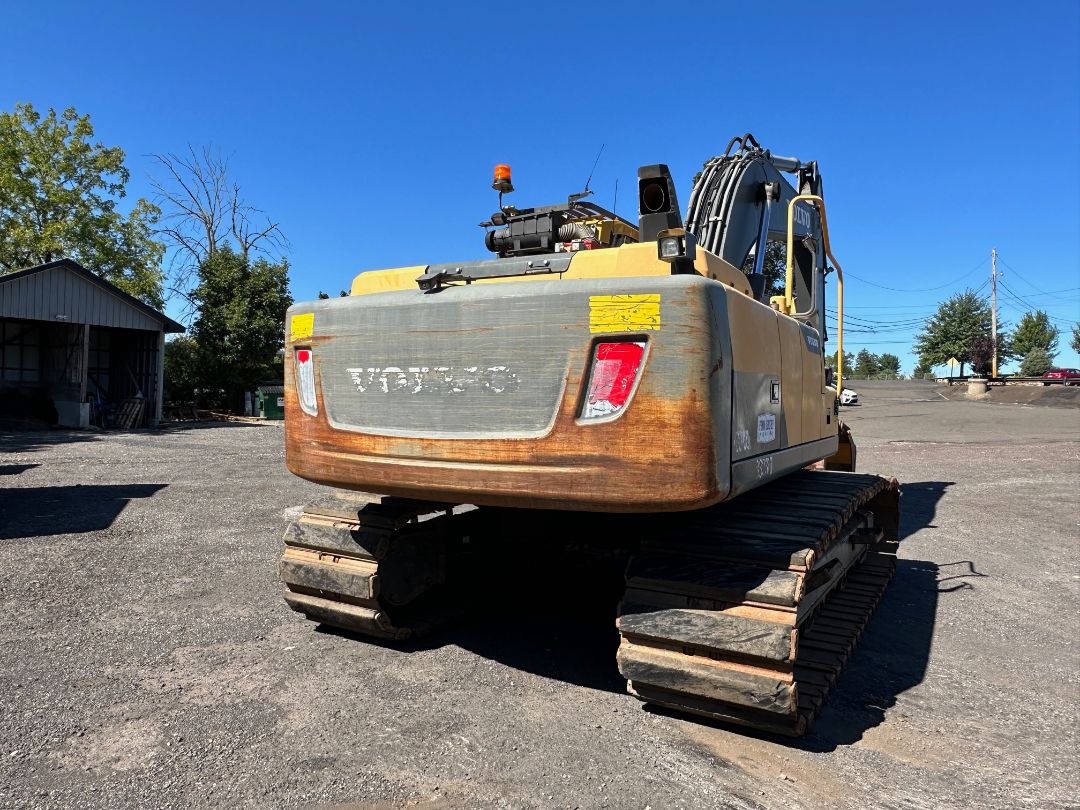 2013 VOLVO EC220DL - Image 11